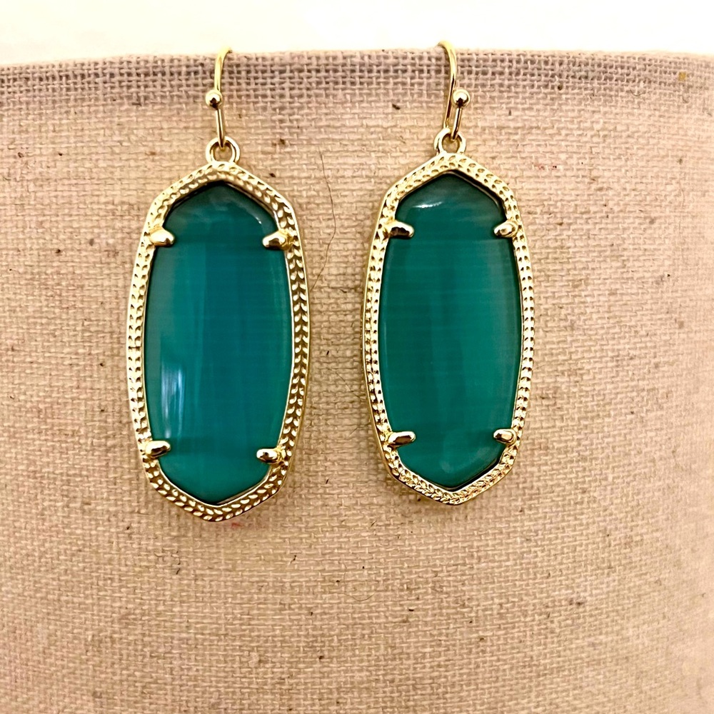 Kendra Scott Elle Earrings Emerald Cat's Eye Gold